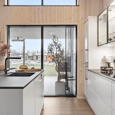 بيت للعطل 5 Bedroom Lovely In