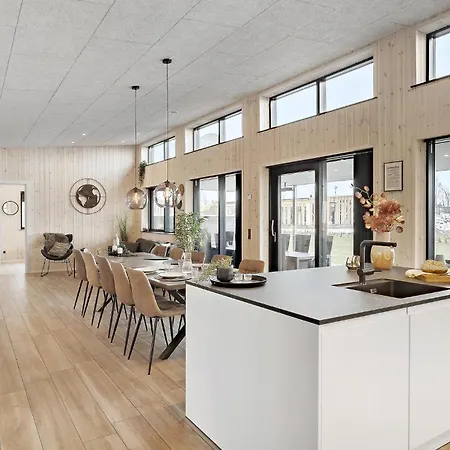 5 Bedroom Lovely In بيت للعطل Hadsund