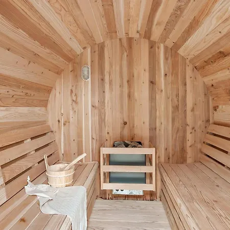 5 Bedroom Lovely In *